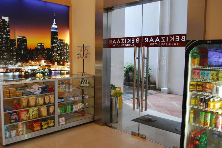 Entrance & Lobby
