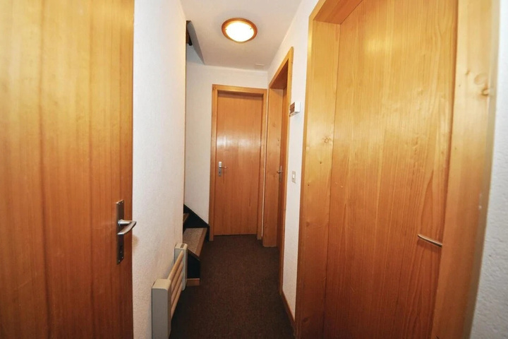 Room 10 of 14