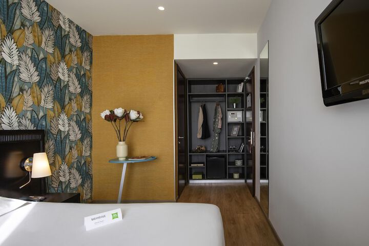 Room 15 of 60
