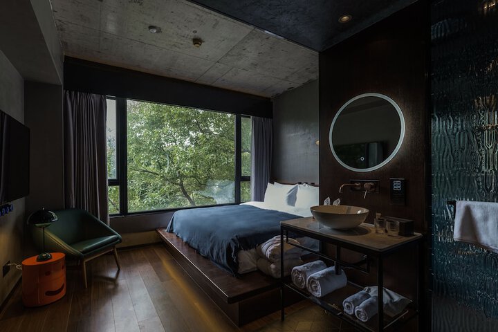 Room 4 of 44