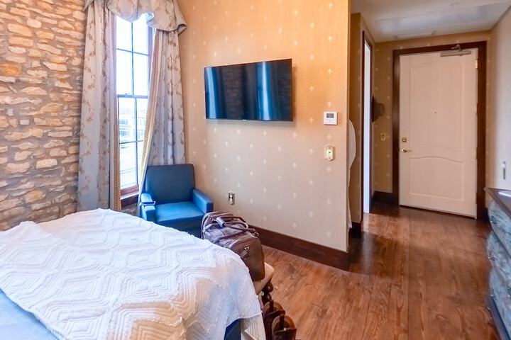 Room 30 of 64