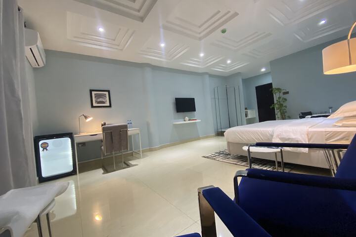Room 43 of 68