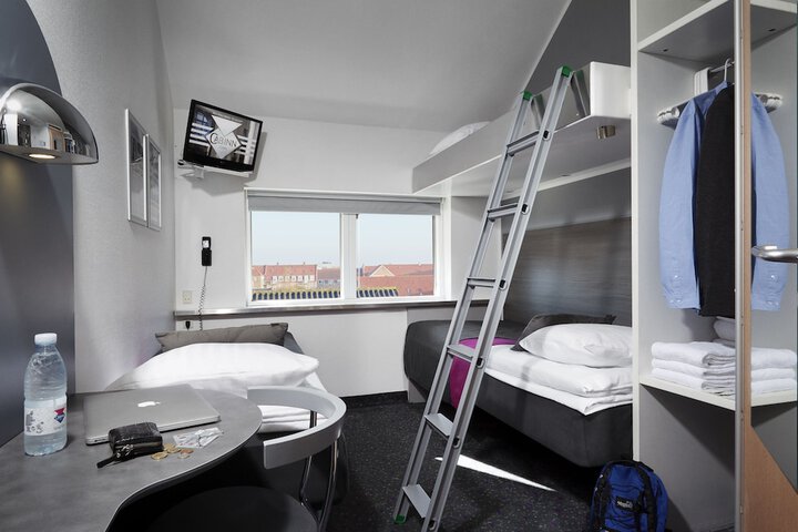 Room 5 of 14