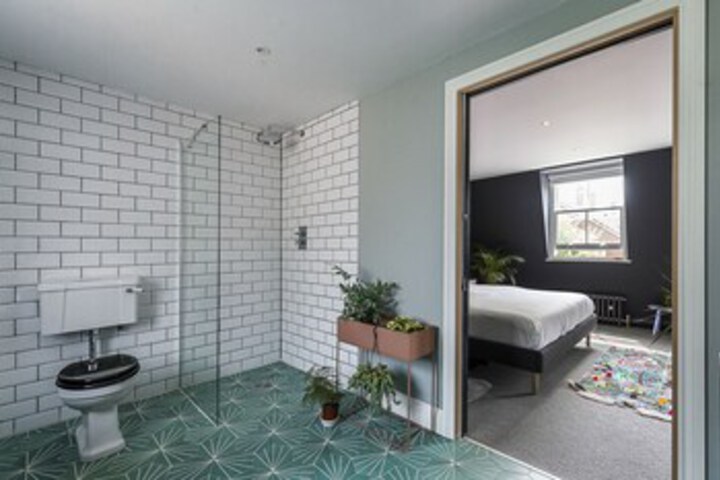 Room 5 of 27