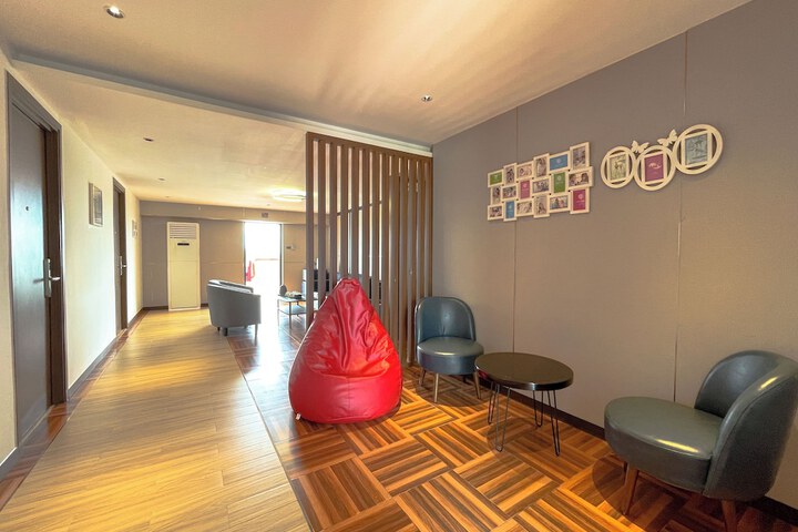 Room 50 of 91