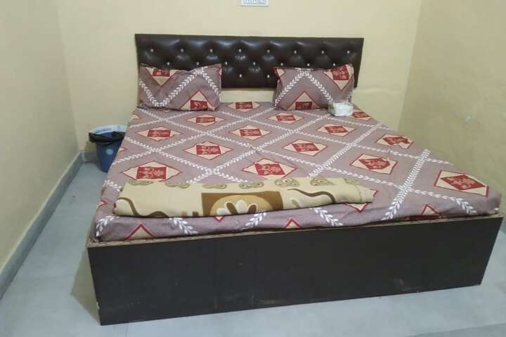 Room 1 of 5