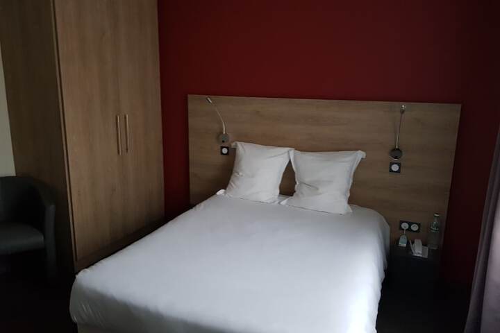 Room 12 of 46
