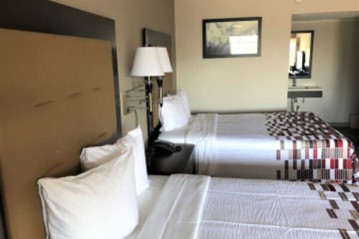 Room 10 of 17