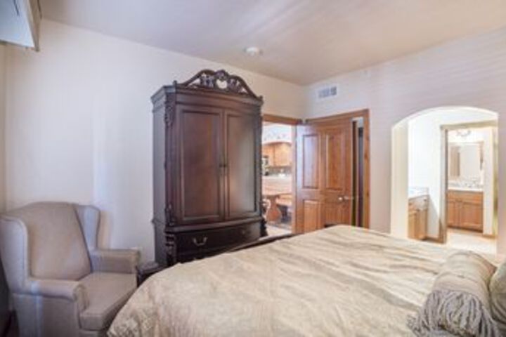 Room 7 of 79
