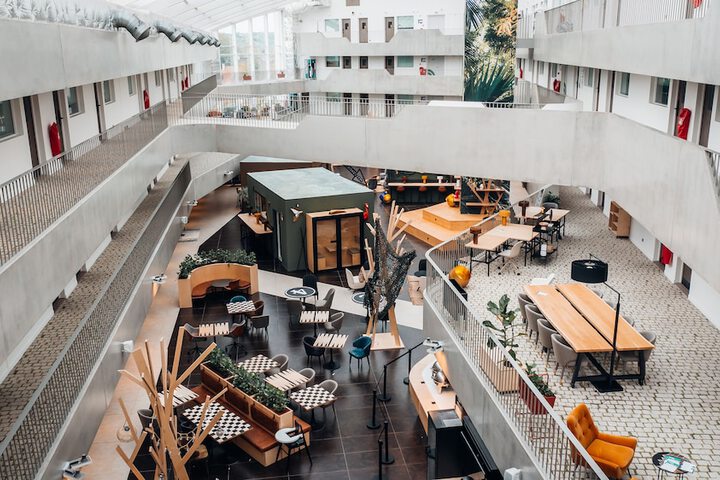Guest Lobby