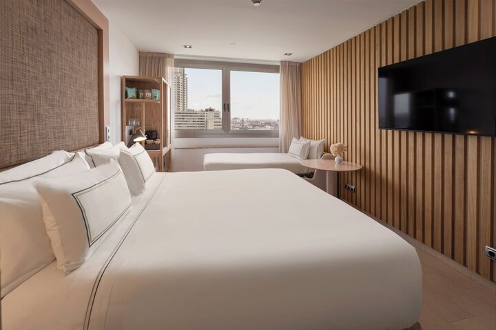 Room 46 of 125