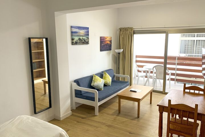 Room 16 of 148