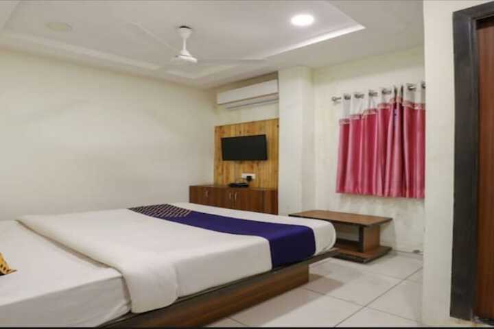 Room 6 of 26