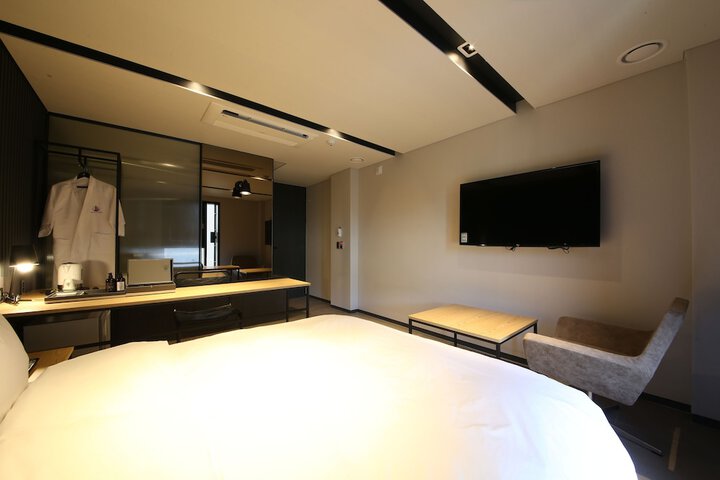 Room 8 of 41