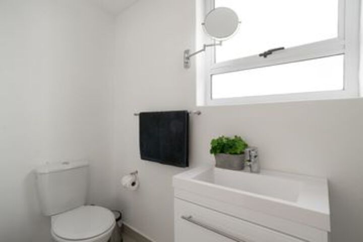 Room 19 of 211