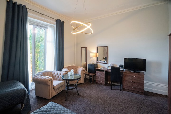 Room 21 of 103