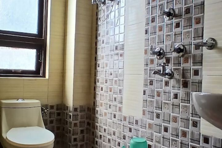 Room 16 of 20
