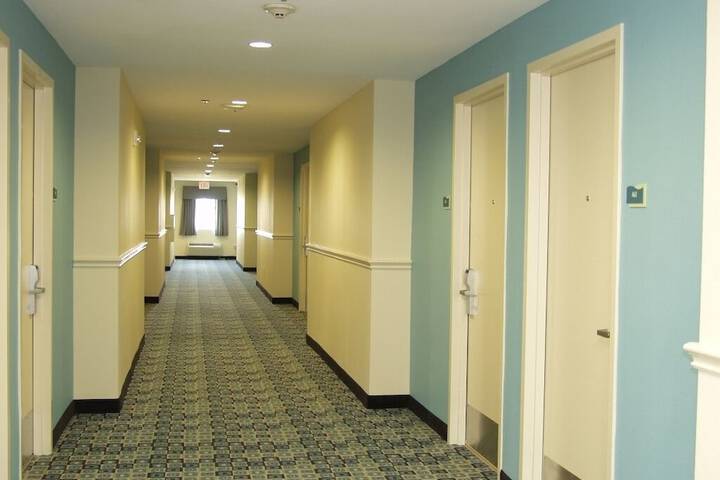 Ballroom/Hall 34 of 44