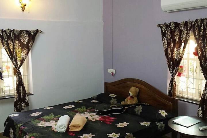 Room 3 of 16