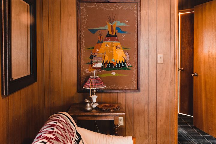 Room 3 of 74
