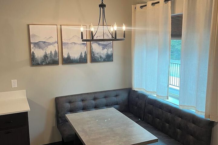 Room 13 of 27