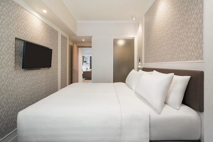 Room 8 of 37