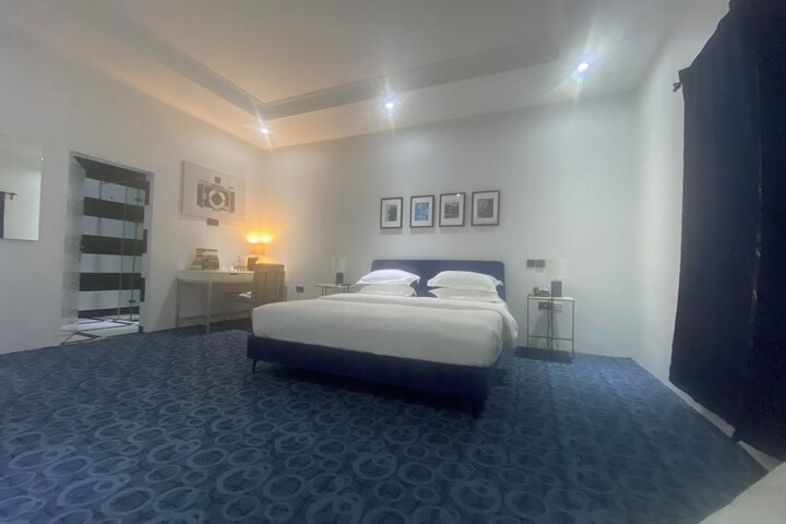 Room 16 of 68