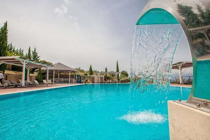 Pool 32 of 89