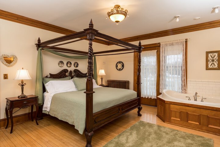 Room 9 of 53