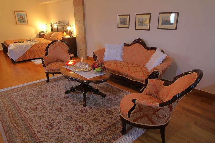 Room 14 of 79