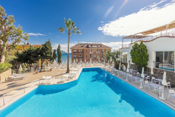 Pools & Facilities