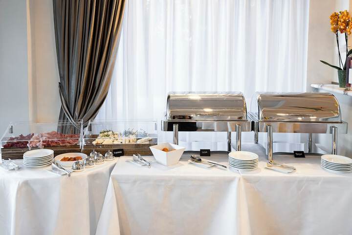Dining 62 of 72