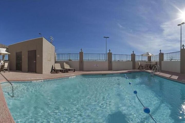 Pool 16 of 28