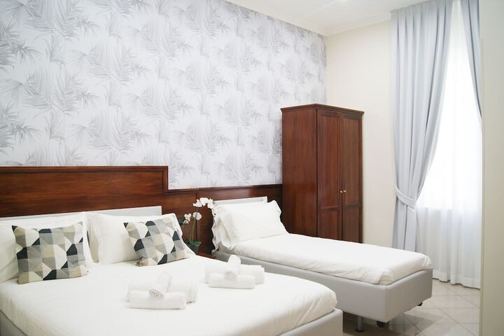 Room 2 of 27