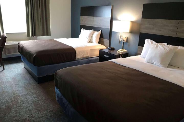 2 Queen Beds (3 of 9)