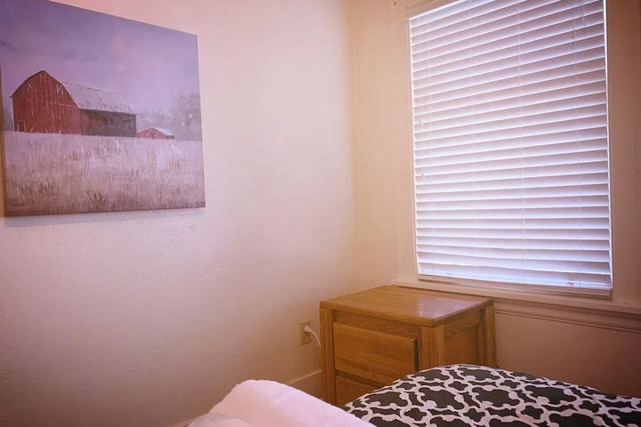 Room 4 of 20