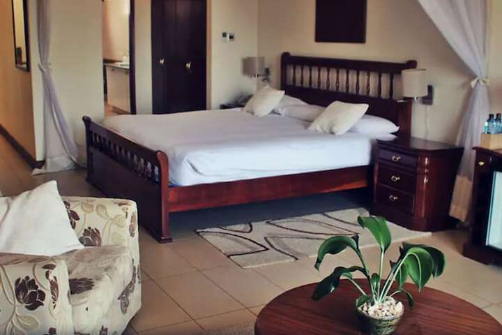 Room 25 of 68
