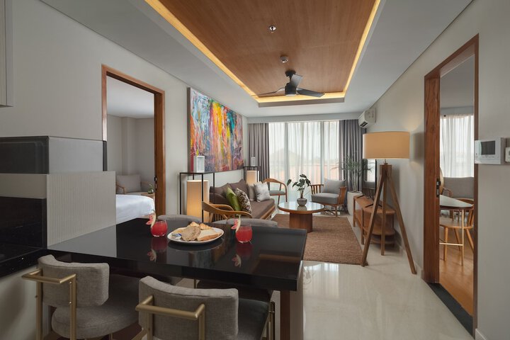Room 43 of 85