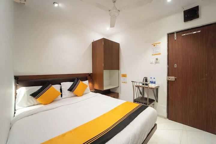 Room 5 of 13