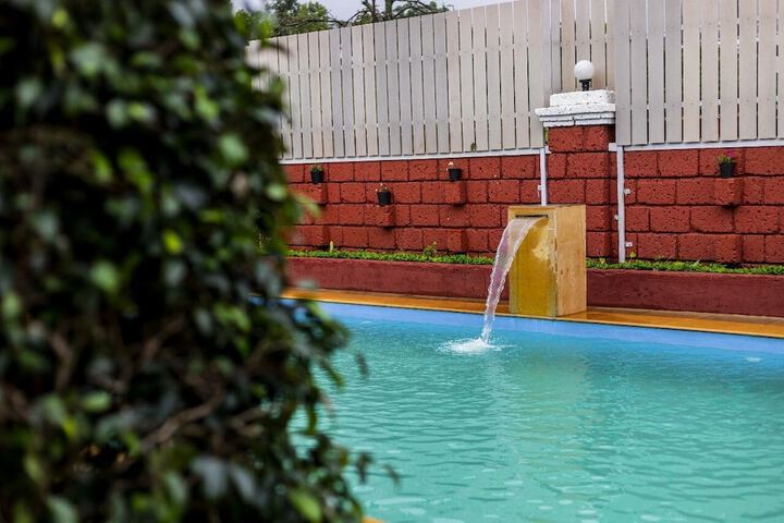Pool 33 of 39