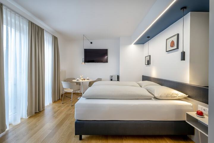Room 16 of 72
