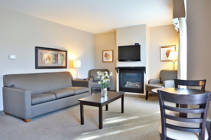 Suite Executive King Bed (3 of 6)
