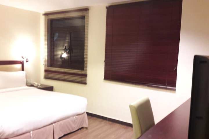 Room 41 of 61