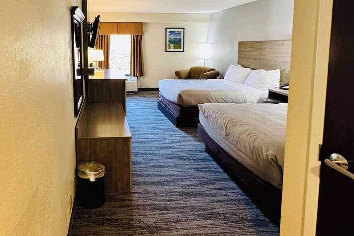 2 Double Beds (4 of 7)