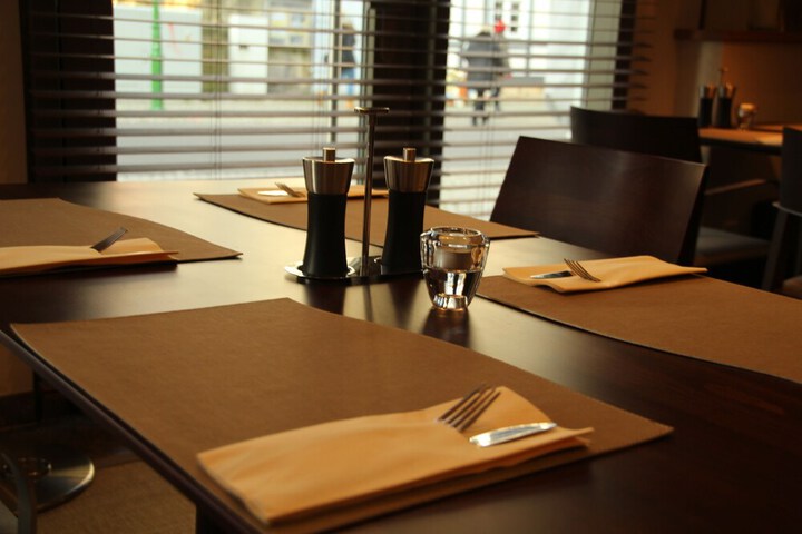 Dining 40 of 67