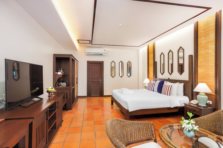 Room 6 of 140