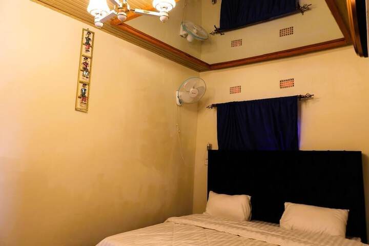Room 11 of 22