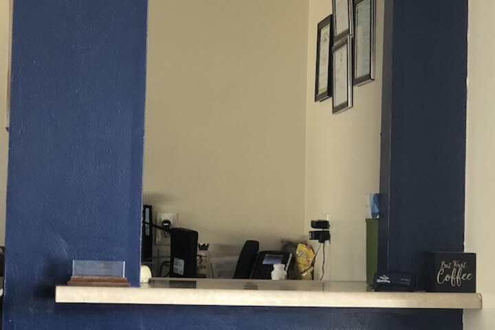 Check-in/check-out kiosk