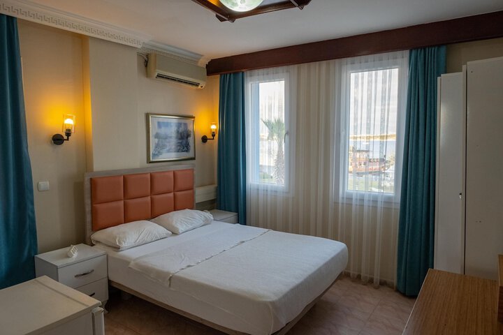 Room 21 of 27