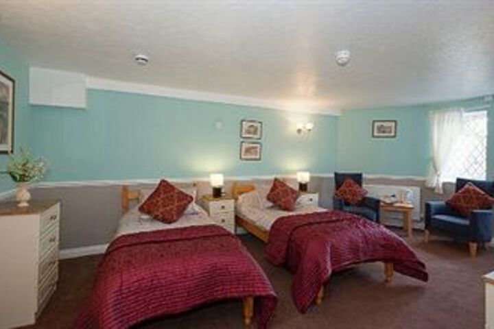 Room 11 of 28